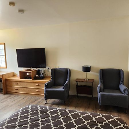 Covered Bridge Inn & Suites Съсекс Екстериор снимка