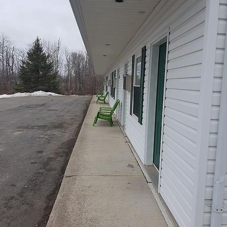Covered Bridge Inn & Suites Съсекс Екстериор снимка