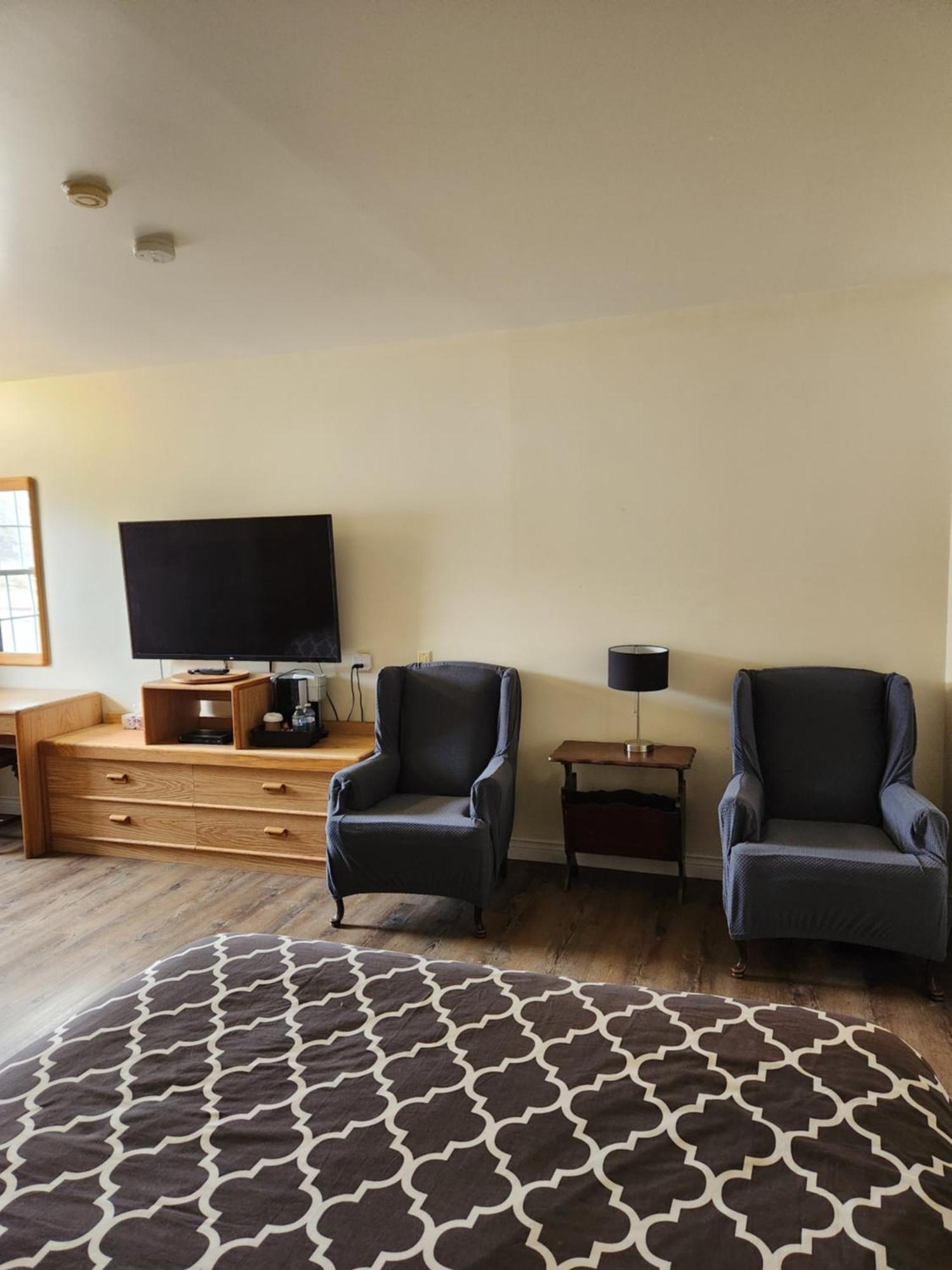 Covered Bridge Inn & Suites Съсекс Екстериор снимка