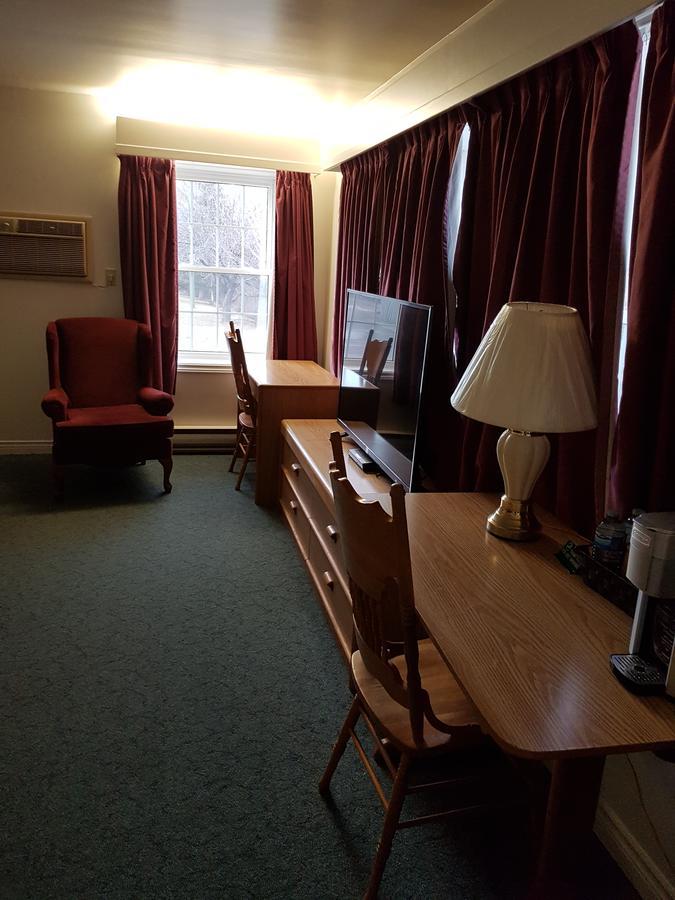 Covered Bridge Inn & Suites Съсекс Екстериор снимка
