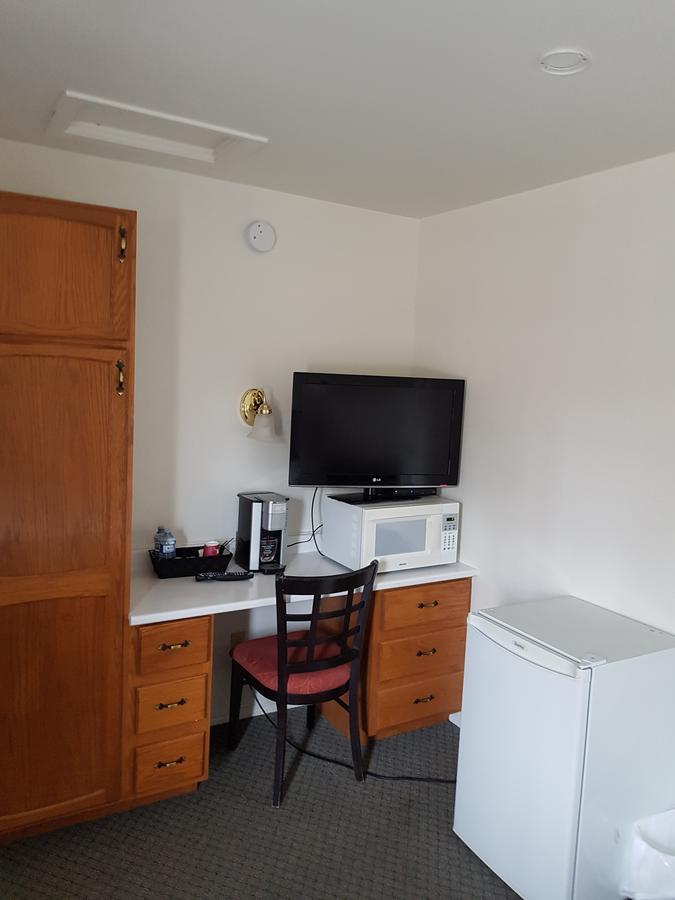Covered Bridge Inn & Suites Съсекс Екстериор снимка