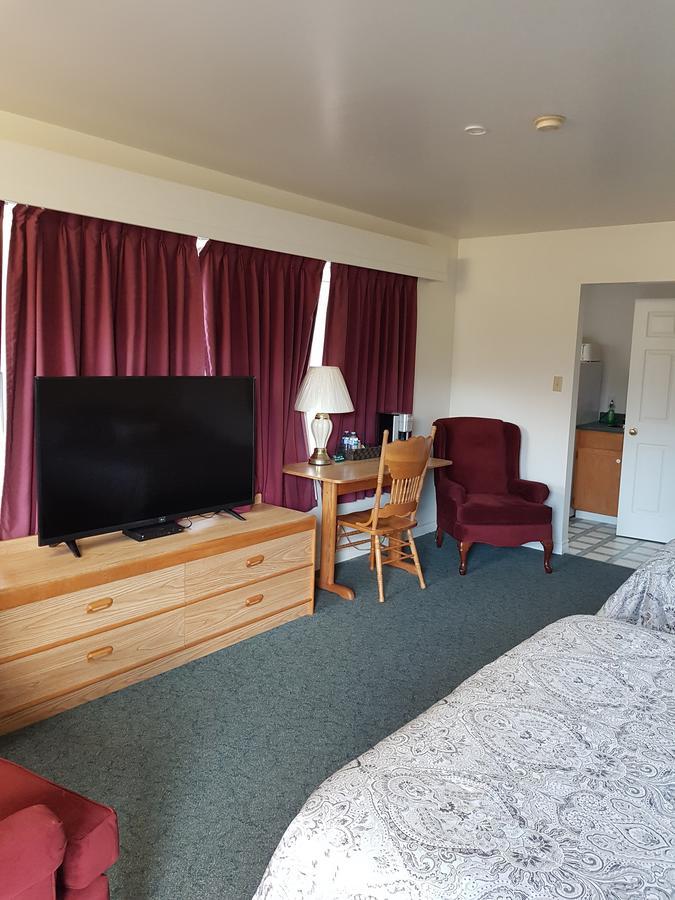 Covered Bridge Inn & Suites Съсекс Екстериор снимка